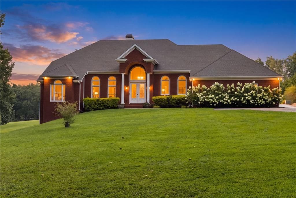 5 bedroom, 5 bathroom, 7,110 sq ft single family residence under contract at 5240 Chestwick Place, Cumming, GA 30040 — photo 2