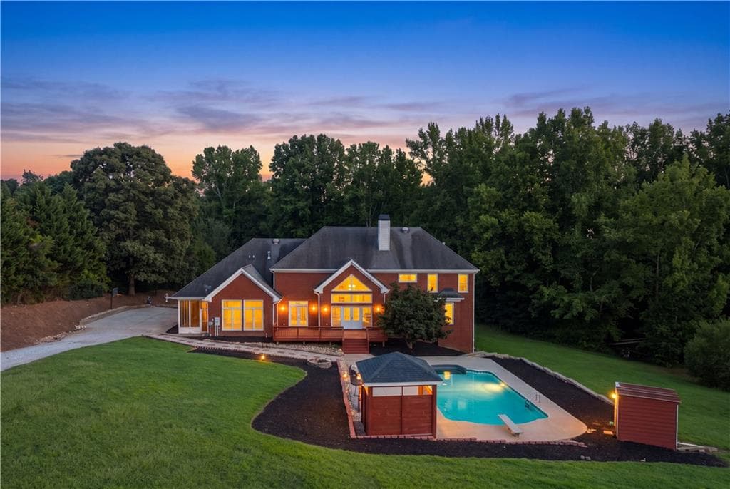 5 bedroom, 5 bathroom, 7,110 sq ft single family residence under contract at 5240 Chestwick Place, Cumming, GA 30040 — photo 4