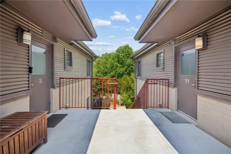 2 bedroom, 1 bathroom, 804 sq ft condominium for sale at 1355 Euclid Avenue 3A, Atlanta, GA 30307 — photo 2