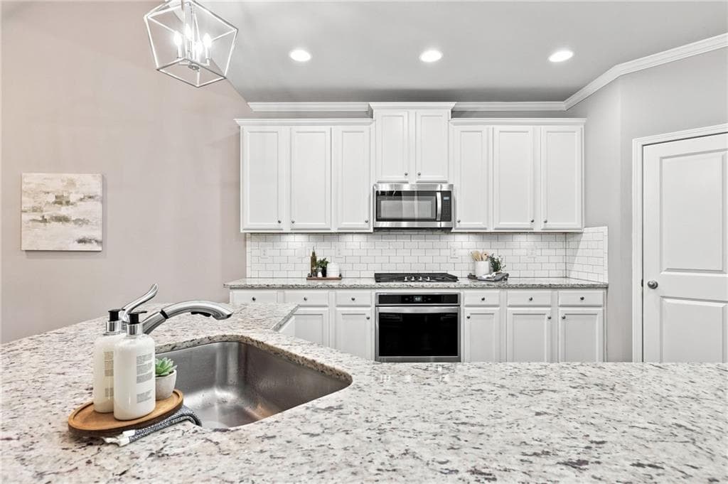 4 bedroom, 3 bathroom, 2,520 sq ft single family residence under contract at 8130 Calloway Club Drive, Cumming, GA 30028 — photo 5