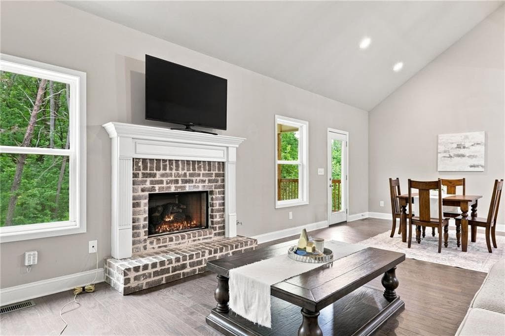 4 bedroom, 3 bathroom, 2,520 sq ft single family residence under contract at 8130 Calloway Club Drive, Cumming, GA 30028 — photo 9