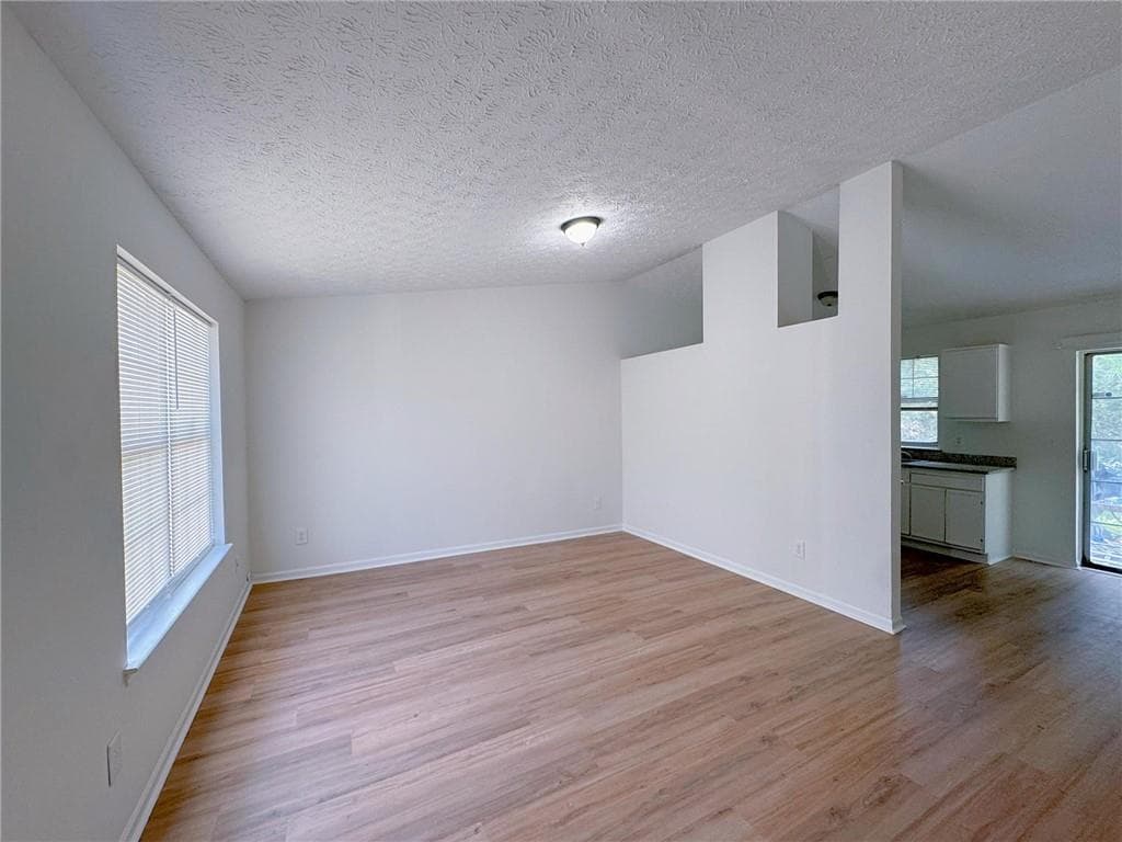 3 bedroom, 2 bathroom, 1,065 sq ft single family residence for sale at 2509 Corner Stone Trail, Decatur, GA 30034 — photo 6