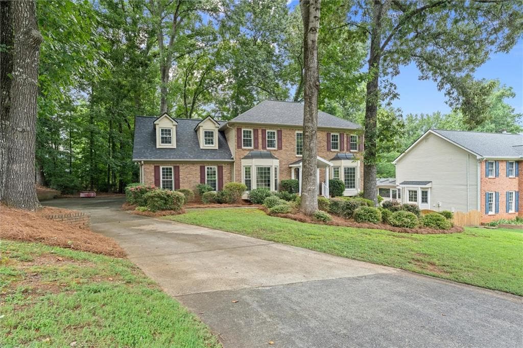 4 bedroom, 3 bathroom, 3,712 sq ft single family residence for sale at 2711 Arbor Summit, Marietta, GA 30066 — photo 3