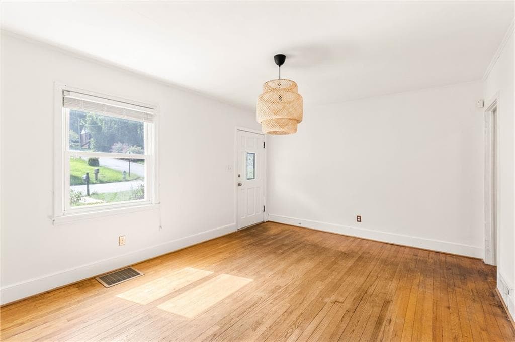 2 bedroom, 2 bathroom, 1,680 sq ft single family residence for sale at 2510 Jewel Street, East Point, GA 30344 — photo 3