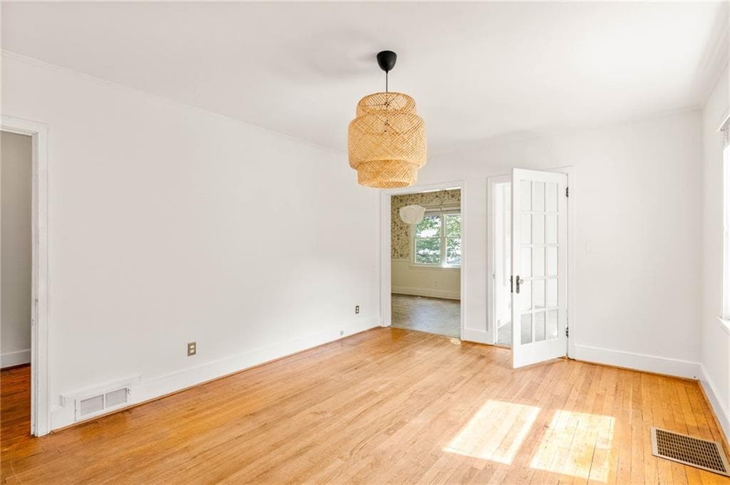2 bedroom, 2 bathroom, 1,680 sq ft single family residence for sale at 2510 Jewel Street, East Point, GA 30344 — photo 4