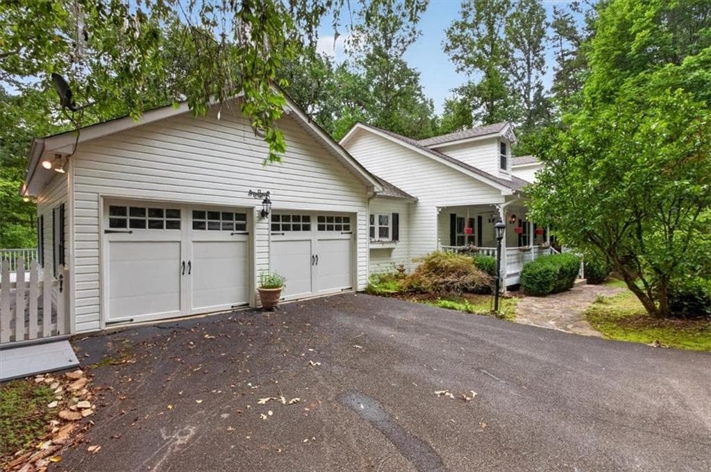5 bedroom, 3 bathroom, 1,892 sq ft single family residence for sale at 654 Oaklands Drive, Talking Rock, GA 30175 — photo 2