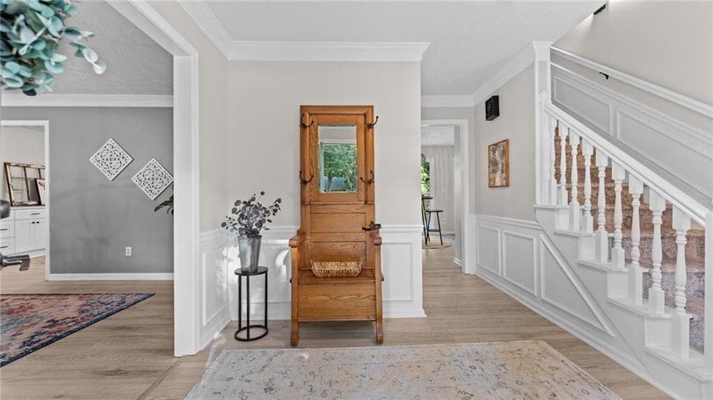 4 bedroom, 3 bathroom, 2,880 sq ft single family residence for sale at 2302 Smokehouse Path, Lawrenceville, GA 30044 — photo 3