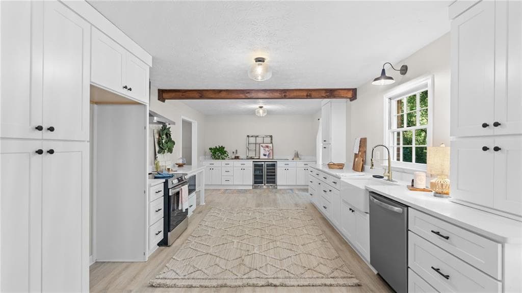 4 bedroom, 3 bathroom, 2,880 sq ft single family residence for sale at 2302 Smokehouse Path, Lawrenceville, GA 30044 — photo 4