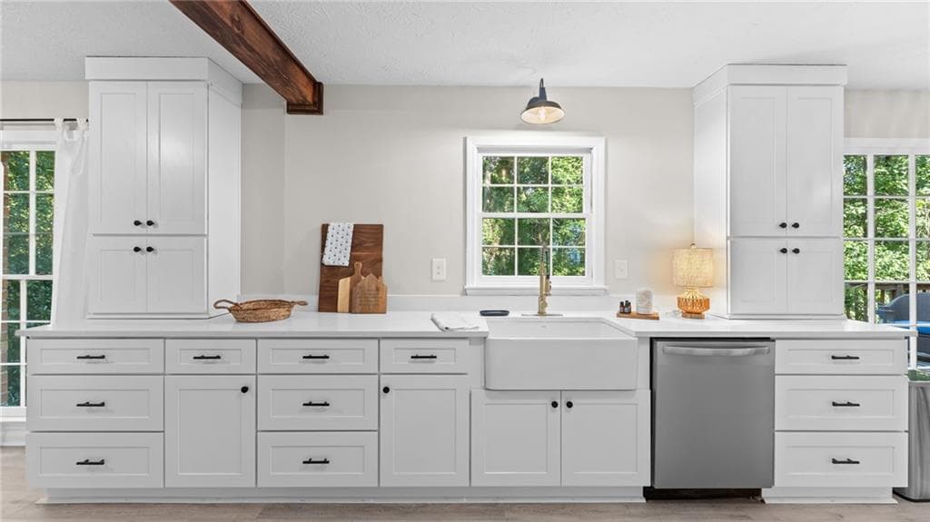 4 bedroom, 3 bathroom, 2,880 sq ft single family residence for sale at 2302 Smokehouse Path, Lawrenceville, GA 30044 — photo 6