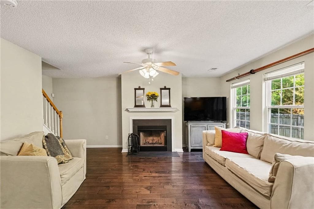 4 bedroom, 3 bathroom, 2,200 sq ft single family residence under contract at 6738 Brookfield Way, Douglasville, GA 30134 — photo 5