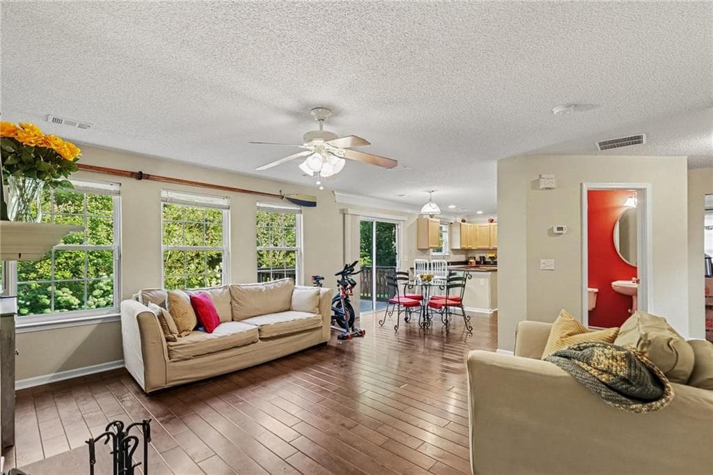 4 bedroom, 3 bathroom, 2,200 sq ft single family residence under contract at 6738 Brookfield Way, Douglasville, GA 30134 — photo 4