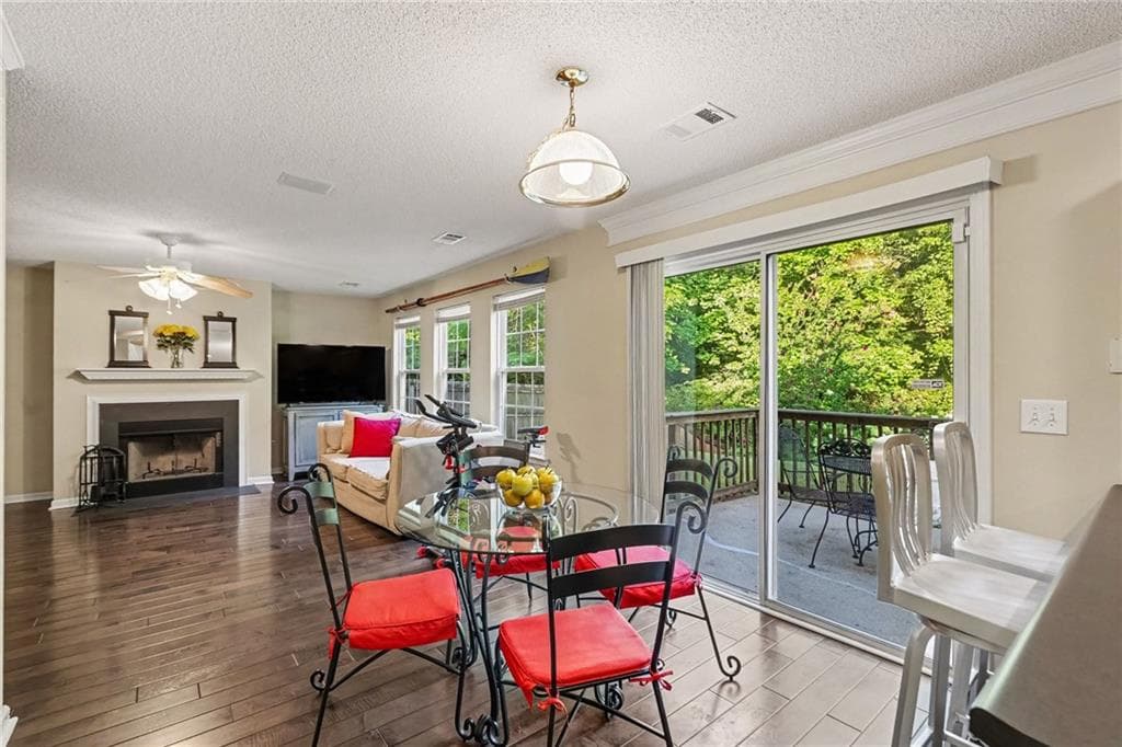 4 bedroom, 3 bathroom, 2,200 sq ft single family residence under contract at 6738 Brookfield Way, Douglasville, GA 30134 — photo 8