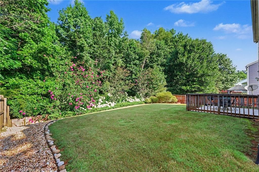 4 bedroom, 3 bathroom, 2,200 sq ft single family residence under contract at 6738 Brookfield Way, Douglasville, GA 30134 — photo 2