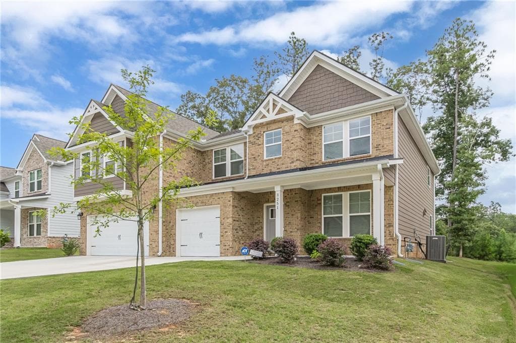 5 bedroom, 4 bathroom, 3,695 sq ft single family residence for sale at 3251 Thicket Lane, Atlanta, GA 30349 — photo 4