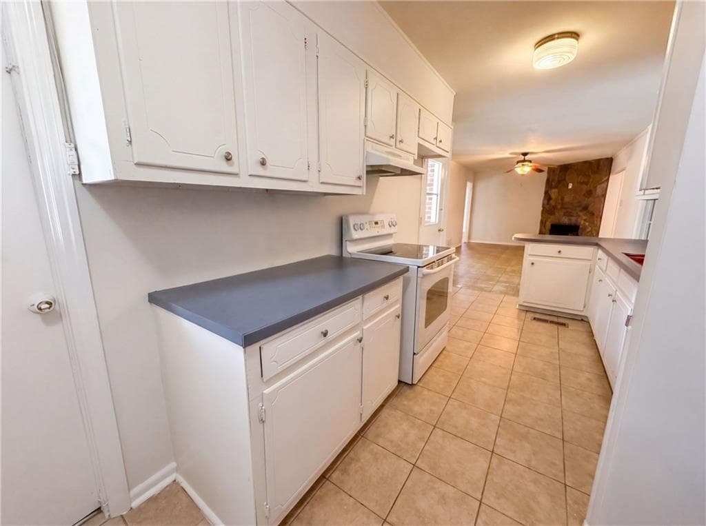 3 bedroom, 2 bathroom, 1,257 sq ft single family residence for sale at 1276 Robin Road, Conyers, GA 30012 — photo 2