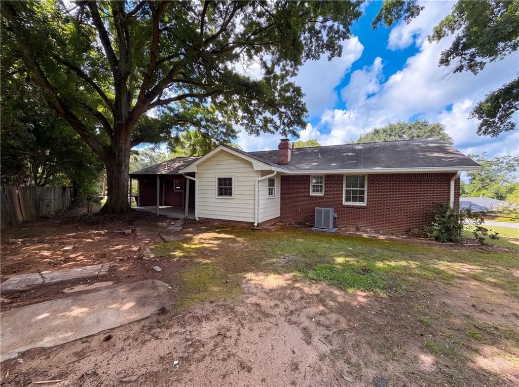 3 bedroom, 2 bathroom, 1,257 sq ft single family residence for sale at 1276 Robin Road, Conyers, GA 30012 — photo 5