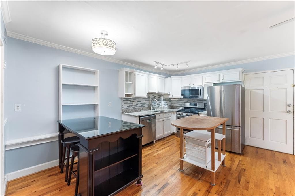 1 bedroom, 1 bathroom, 750 sq ft condominium for rent at 870 Glendale Terrace 7, Atlanta, GA 30308 for $1,650 a month — photo 8