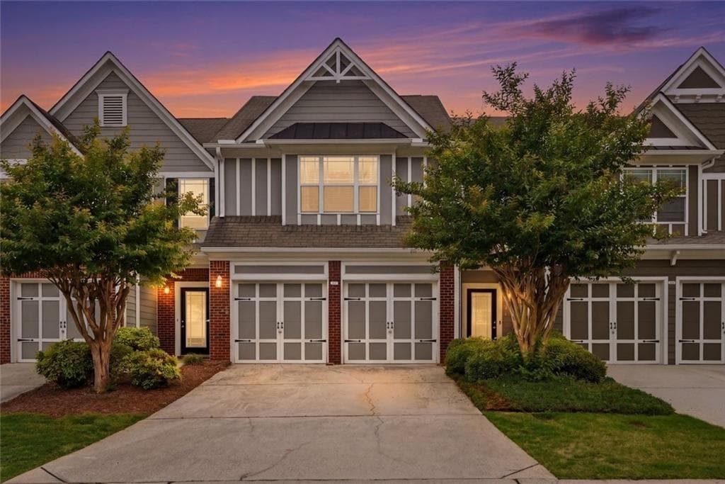 3 bedroom, 3 bathroom, 1,690 sq ft townhouse for sale at 209 Parc View Lane, Woodstock, GA 30188 — photo 1 of 29