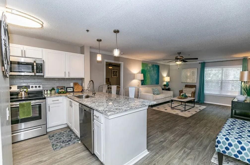 1 bedroom, 1 bathroom, 822 sq ft apartment for rent at 1401 W Paces Ferry Road 3204, Atlanta, GA 30327 for $1,450 a month — photo 1 of 35