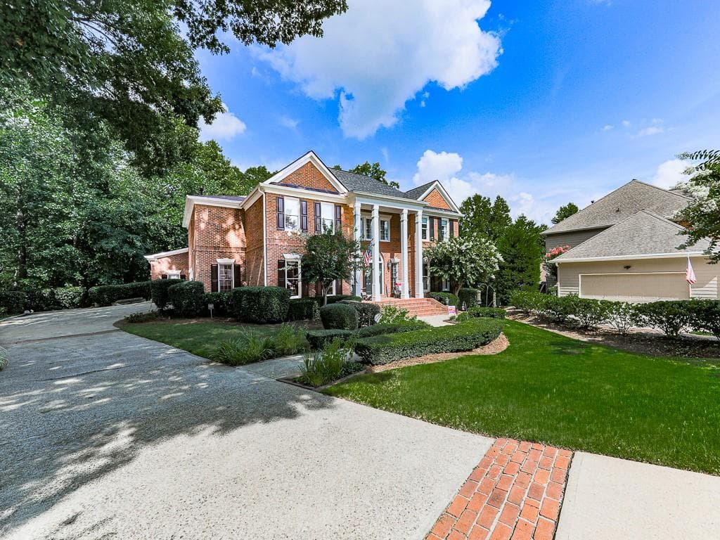 5 bedroom, 5 bathroom, 4,888 sq ft single family residence under contract at 303 Clubview Terrace, Woodstock, GA 30189 — photo 5
