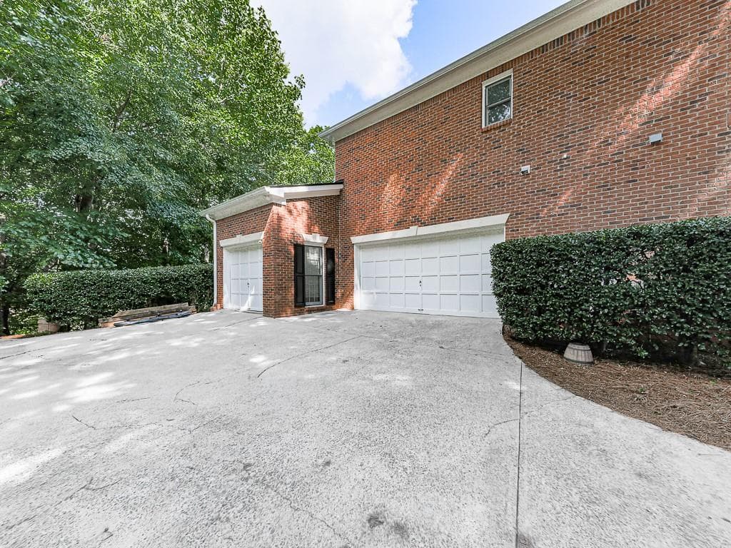 5 bedroom, 5 bathroom, 4,888 sq ft single family residence under contract at 303 Clubview Terrace, Woodstock, GA 30189 — photo 6