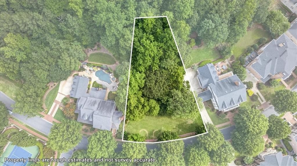 single family residence under contract at 3119 W Addison Drive, Alpharetta, GA 30022 — photo 3
