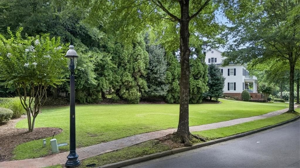 single family residence under contract at 3119 W Addison Drive, Alpharetta, GA 30022 — photo 9