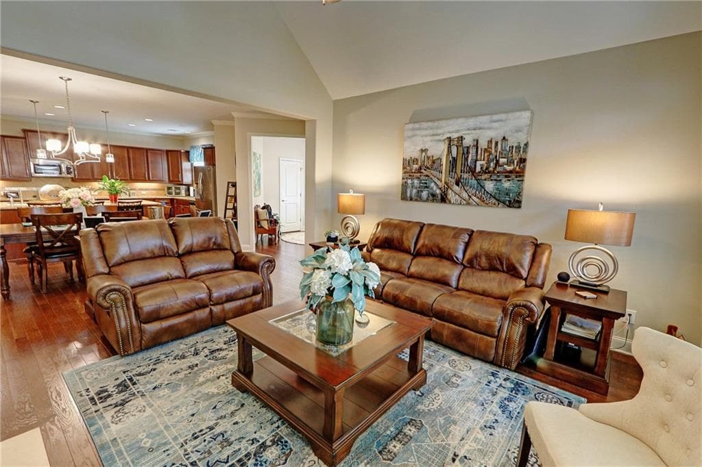 3 bedroom, 3 bathroom, 2,255 sq ft condominium for sale at 2680 Middlecreek Way, Cumming, GA 30041 — photo 10