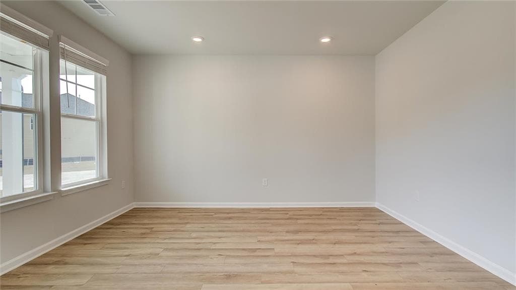 4 bedroom, 3 bathroom, 3,379 sq ft single family residence for sale at 716 Dunlake Way, Locust Grove, GA 30248 — photo 3