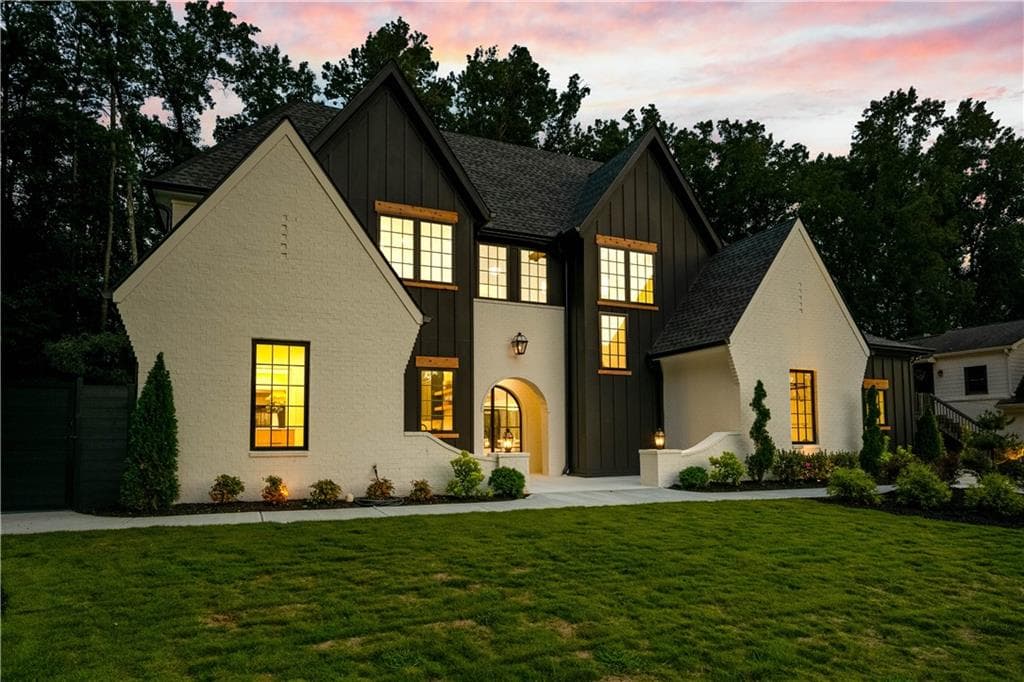 5 bedroom, 6 bathroom, 4,617 sq ft single family residence under contract at 1861 Remington Road, Atlanta, GA 30341 — photo 6