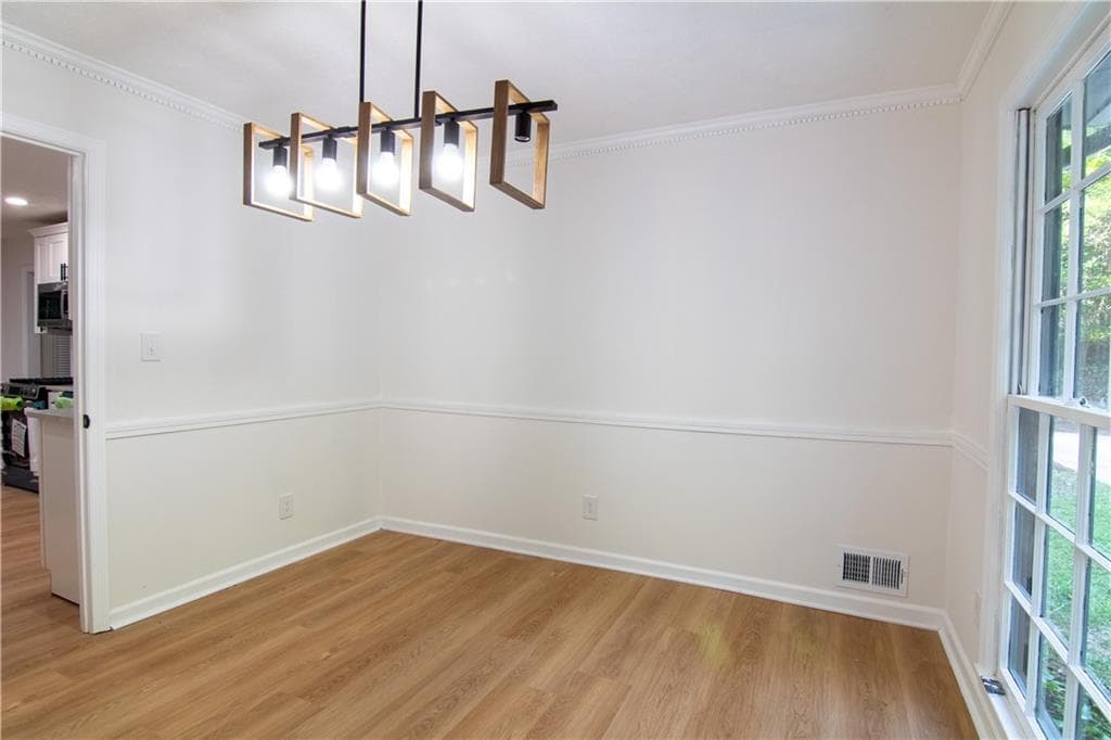 4 bedroom, 3 bathroom, 2,296 sq ft single family residence for sale at 4877 Alpine Dr, Lilburn, GA 30047 — photo 10
