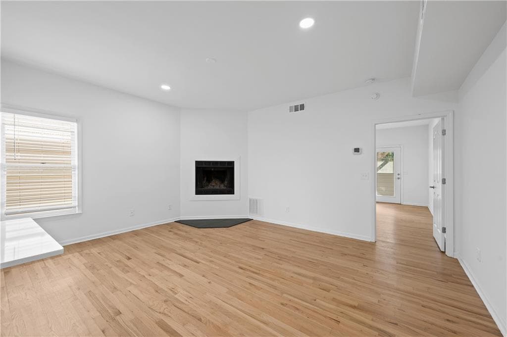 1 bedroom, 1 bathroom, 750 sq ft apartment for rent at 567 Winton Terrace D, Atlanta, GA 30308 for $1,795 a month — photo 3