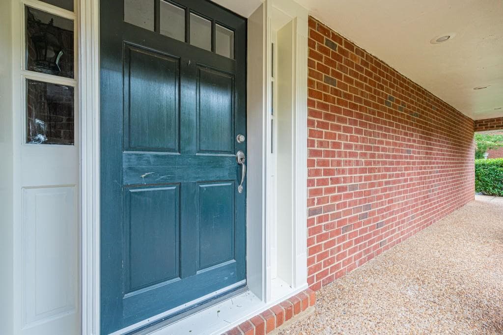 4 bedroom, 3 bathroom, 2,100 sq ft townhouse for sale at 420 Jefferson Circle, Sandy Springs, GA 30328 — photo 4