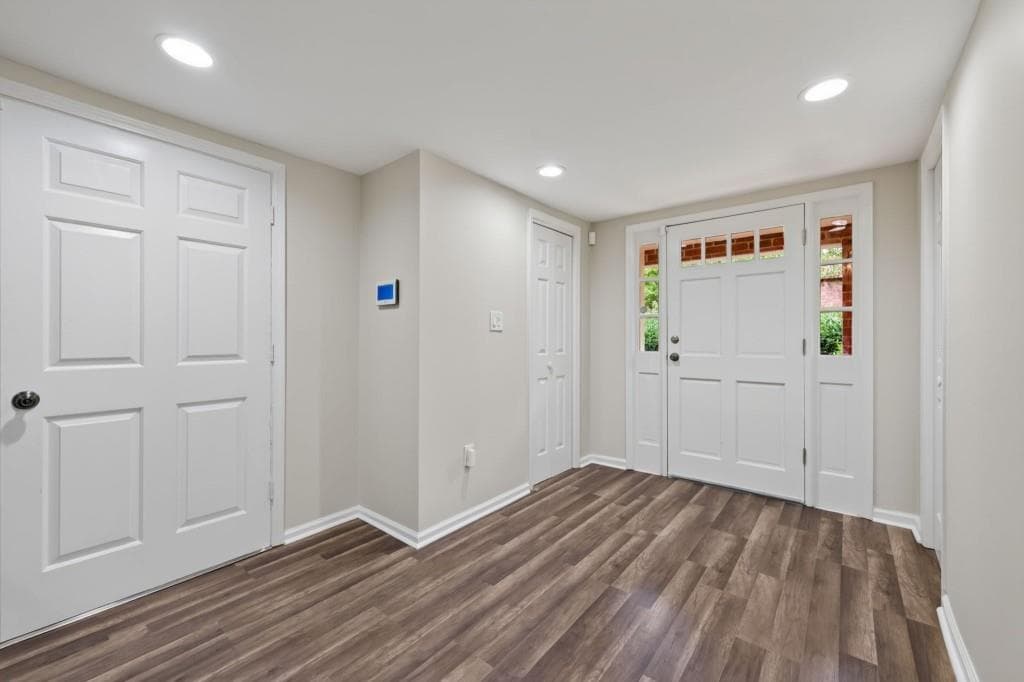 4 bedroom, 3 bathroom, 2,100 sq ft townhouse for sale at 420 Jefferson Circle, Sandy Springs, GA 30328 — photo 5