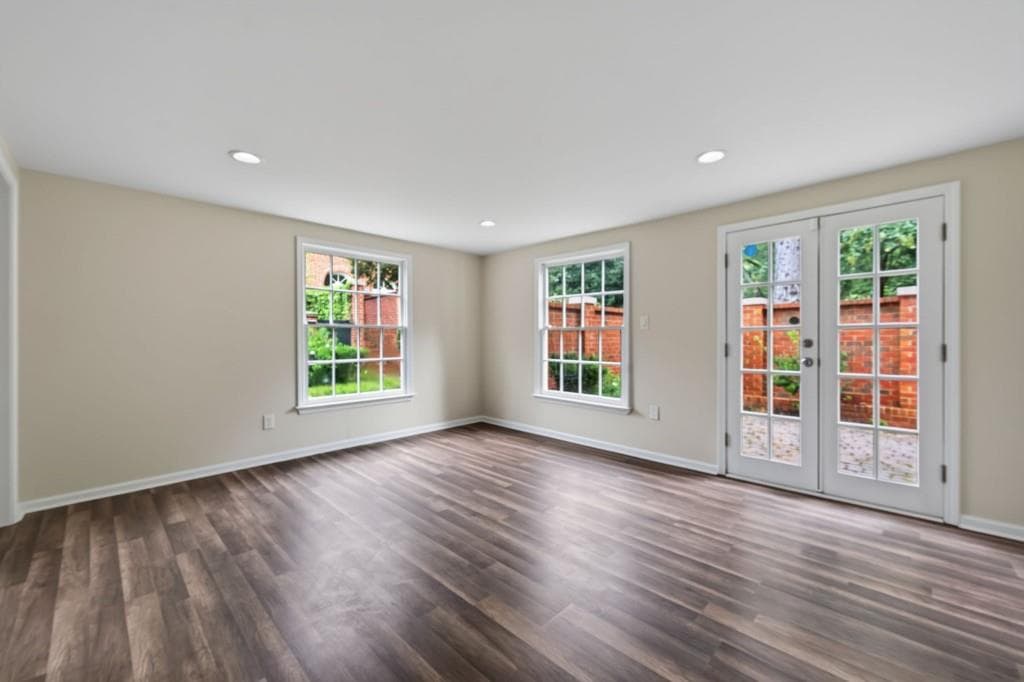 4 bedroom, 3 bathroom, 2,100 sq ft townhouse for sale at 420 Jefferson Circle, Sandy Springs, GA 30328 — photo 6