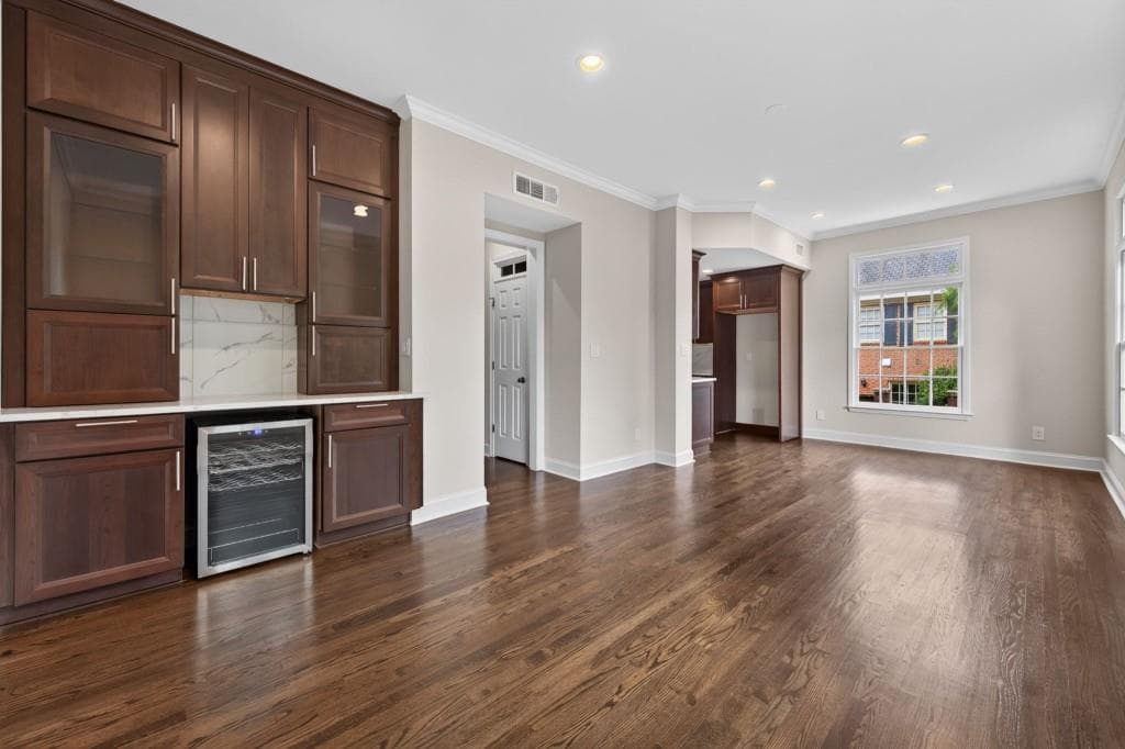 4 bedroom, 3 bathroom, 2,100 sq ft townhouse for sale at 420 Jefferson Circle, Sandy Springs, GA 30328 — photo 9
