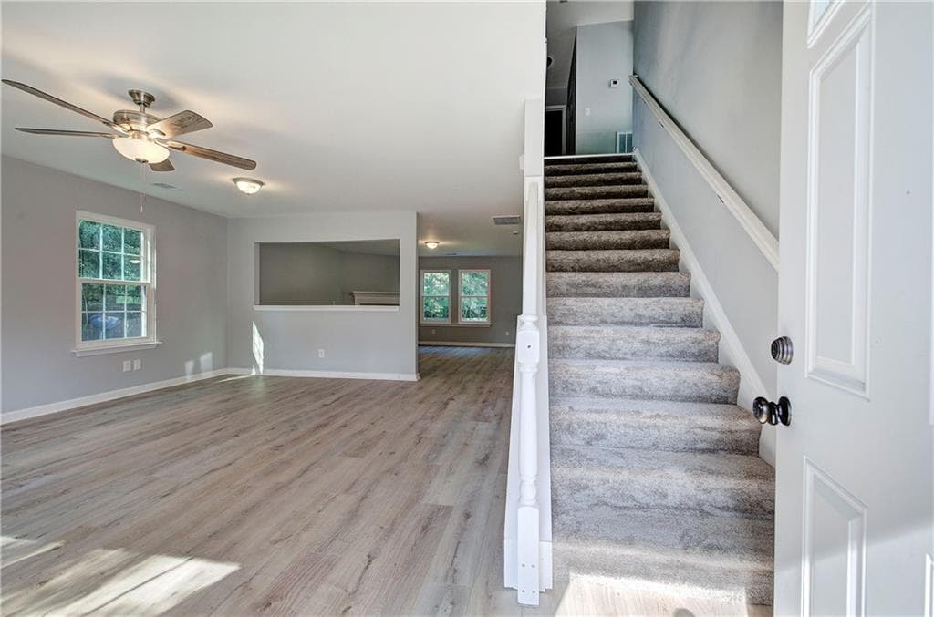 4 bedroom, 3 bathroom, 2,464 sq ft single family residence for sale at 12 Glenabbey Drive, Cartersville, GA 30120 — photo 2