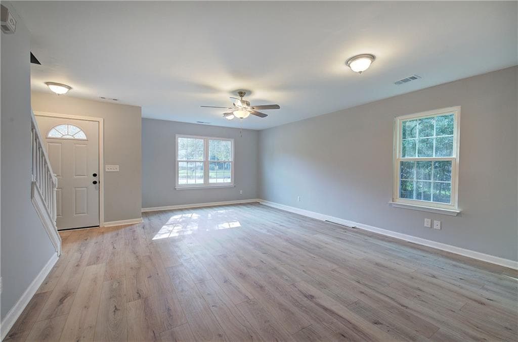 4 bedroom, 3 bathroom, 2,464 sq ft single family residence for sale at 12 Glenabbey Drive, Cartersville, GA 30120 — photo 4