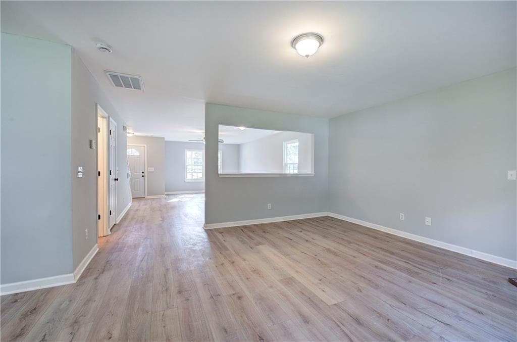 4 bedroom, 3 bathroom, 2,464 sq ft single family residence for sale at 12 Glenabbey Drive, Cartersville, GA 30120 — photo 7