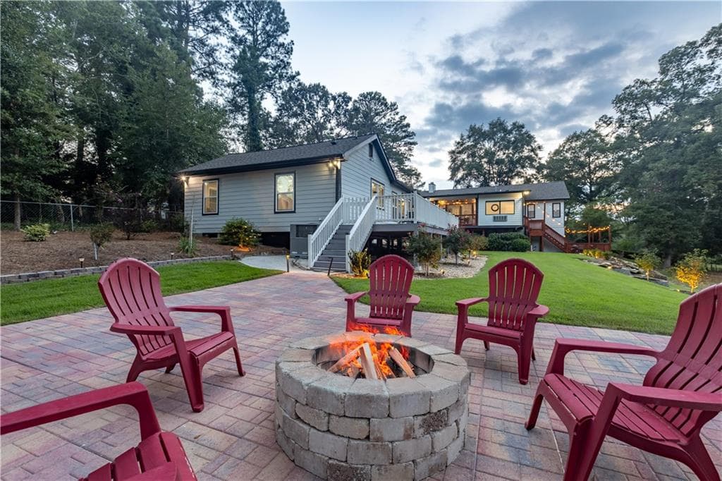 5 bedroom, 3 bathroom, 3,298 sq ft single family residence for sale at 2390 Stone Drive SW, Lilburn, GA 30047 — photo 6