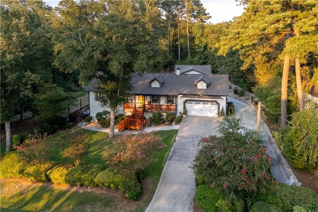5 bedroom, 3 bathroom, 3,298 sq ft single family residence for sale at 2390 Stone Drive SW, Lilburn, GA 30047 — photo 9
