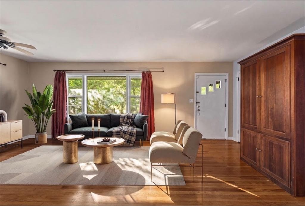 2 bedroom, 1 bathroom, 999 sq ft single family residence for sale at 1747 Crestridge Drive, Marietta, GA 30067 — photo 2