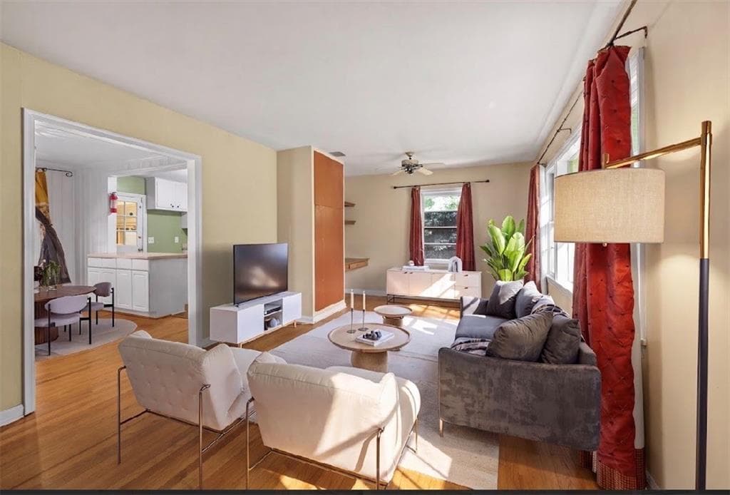2 bedroom, 1 bathroom, 999 sq ft single family residence for sale at 1747 Crestridge Drive, Marietta, GA 30067 — photo 3