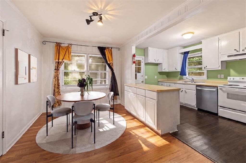 2 bedroom, 1 bathroom, 999 sq ft single family residence for sale at 1747 Crestridge Drive, Marietta, GA 30067 — photo 5