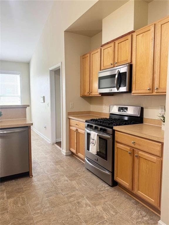 3 bedroom, 2 bathroom, 1,984 sq ft single family residence for sale at 7367 Poppy Way, Union City, GA 30291 — photo 9