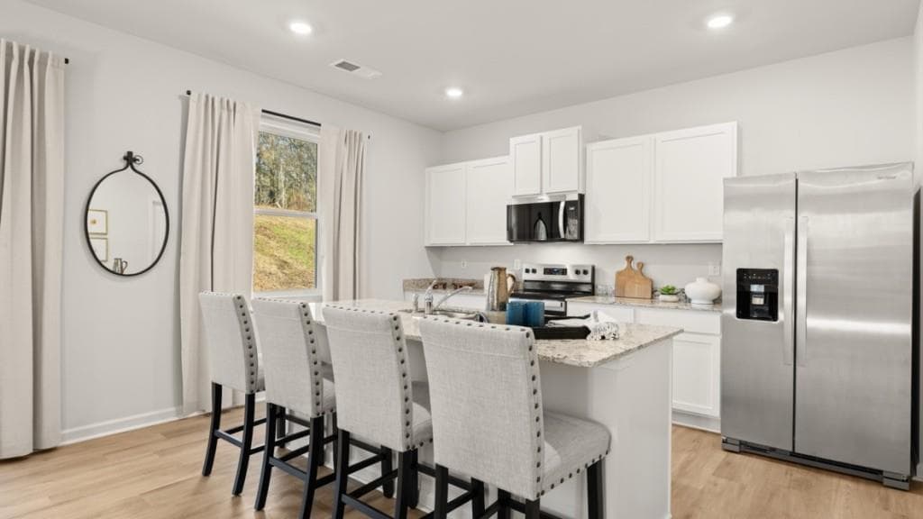 4 bedroom, 3 bathroom, 2,340 sq ft single family residence under contract at 2961 Holden Street, Gainesville, GA 30507 — photo 5