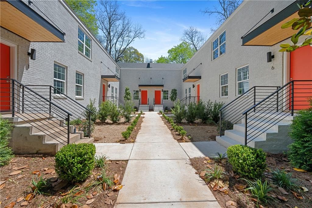2 bedroom, 3 bathroom, 1,200 sq ft apartment for rent at 237 Howard Street 6, Atlanta, GA 30317 for $2,100 a month — photo 1 of 18