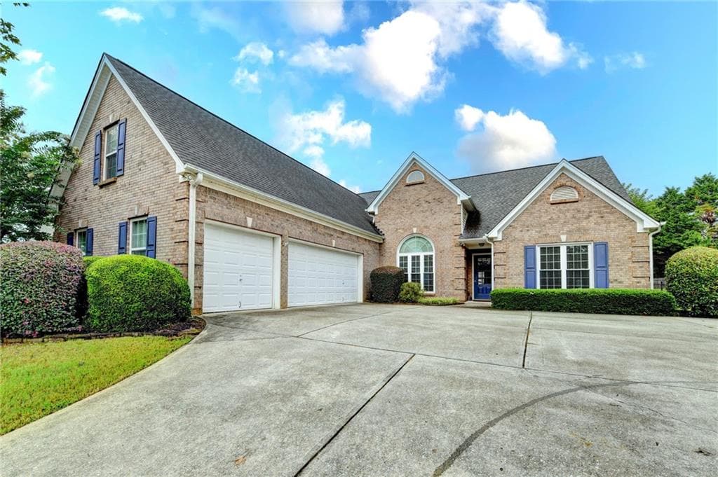 4 bedroom, 3 bathroom, 2,674 sq ft single family residence sold at 3545 Stoneleigh Run Drive, Buford, GA 30519