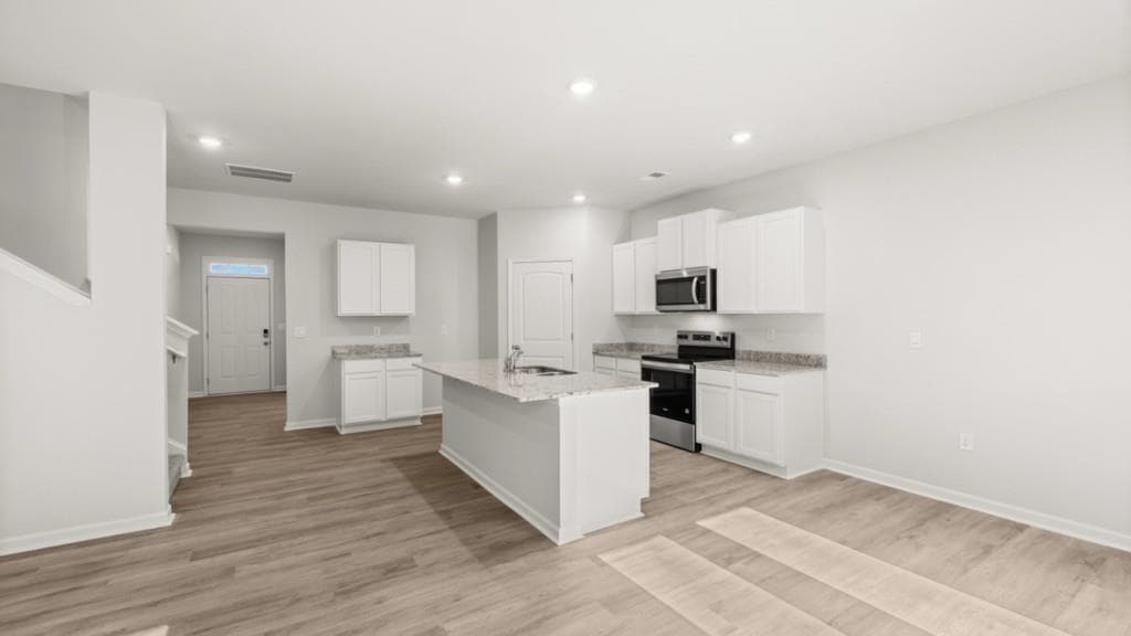 5 bedroom, 3 bathroom, 2,511 sq ft single family residence for sale at 2981 Holden Street, Gainesville, GA 30507 — photo 6