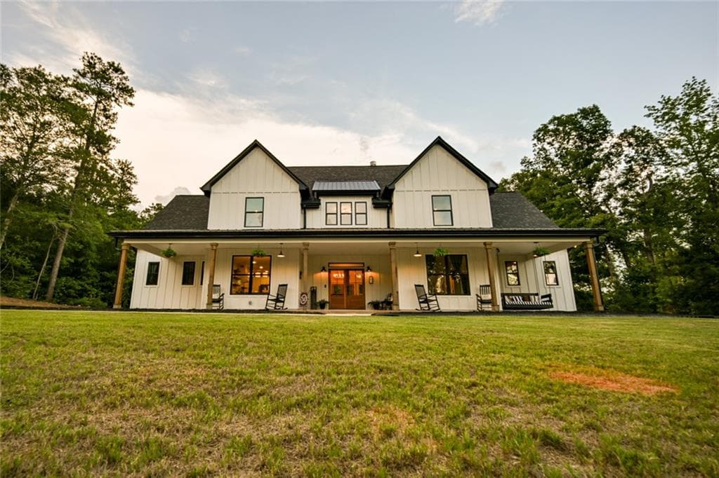7 bedroom, 4 bathroom, 3,892 sq ft single family residence for sale at 61 Peninsula Drive, Monticello, GA 31064